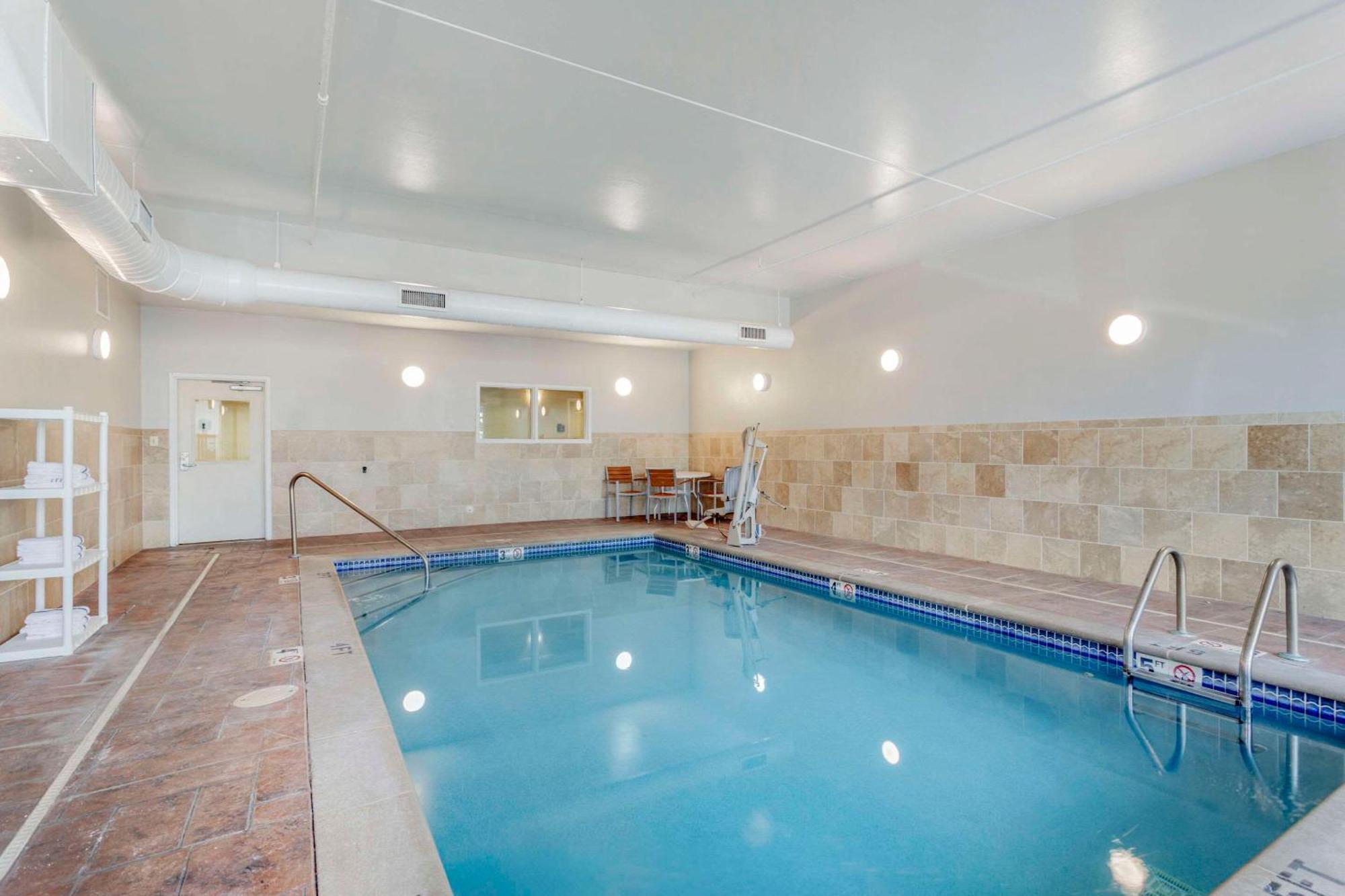 Comfort Suites East Knoxville Extérieur photo